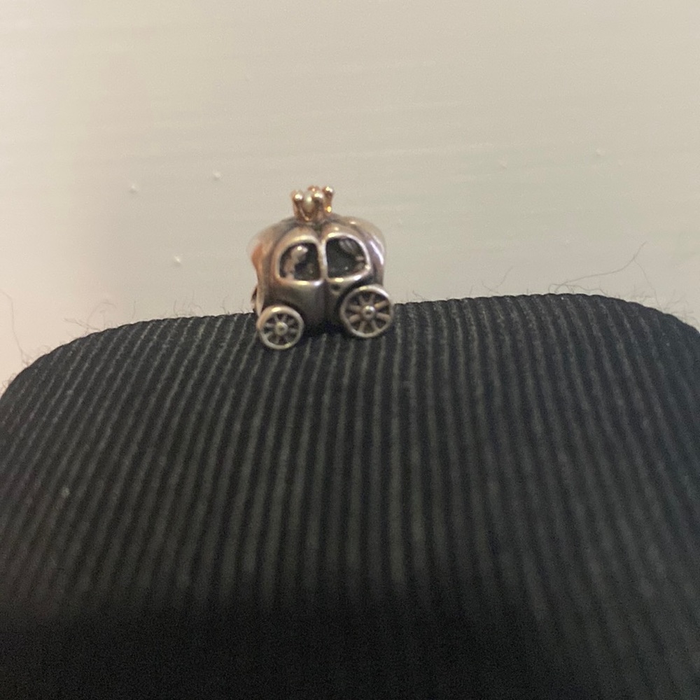 Pandora Cinderella/Royal Carriage  charm